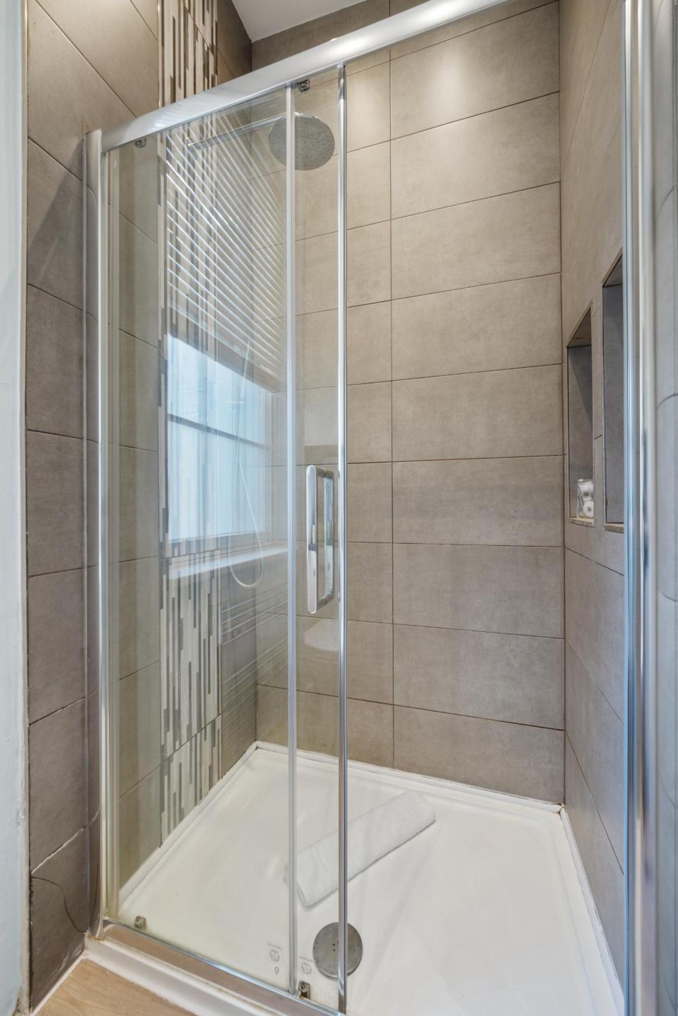 לונדון Superb One Bedroom Apartment In Soho מראה חיצוני תמונה